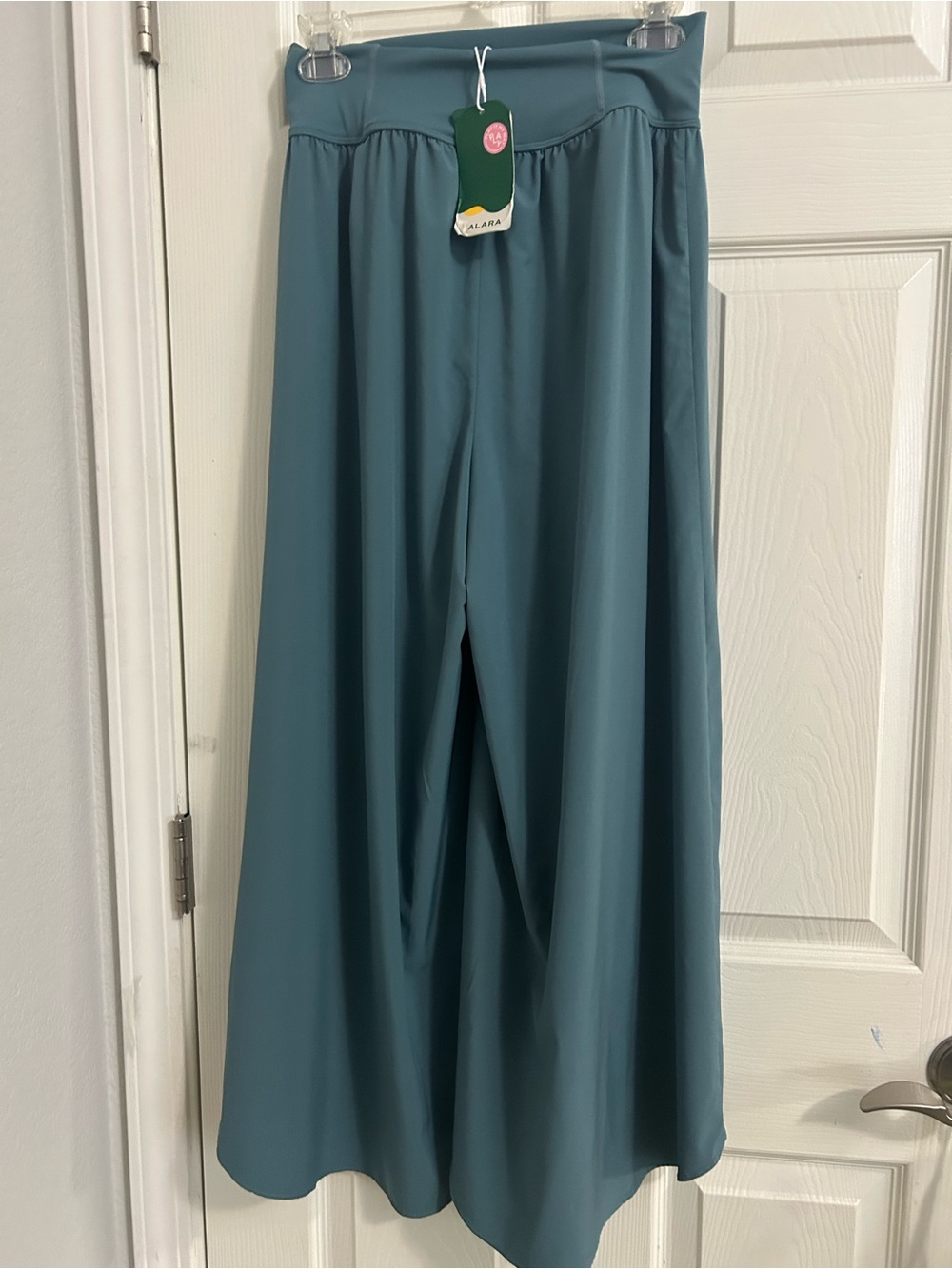 Halara Breezeful High Waisted Back Waistband Pocket Palazzo Pants - Picture 4 of 6